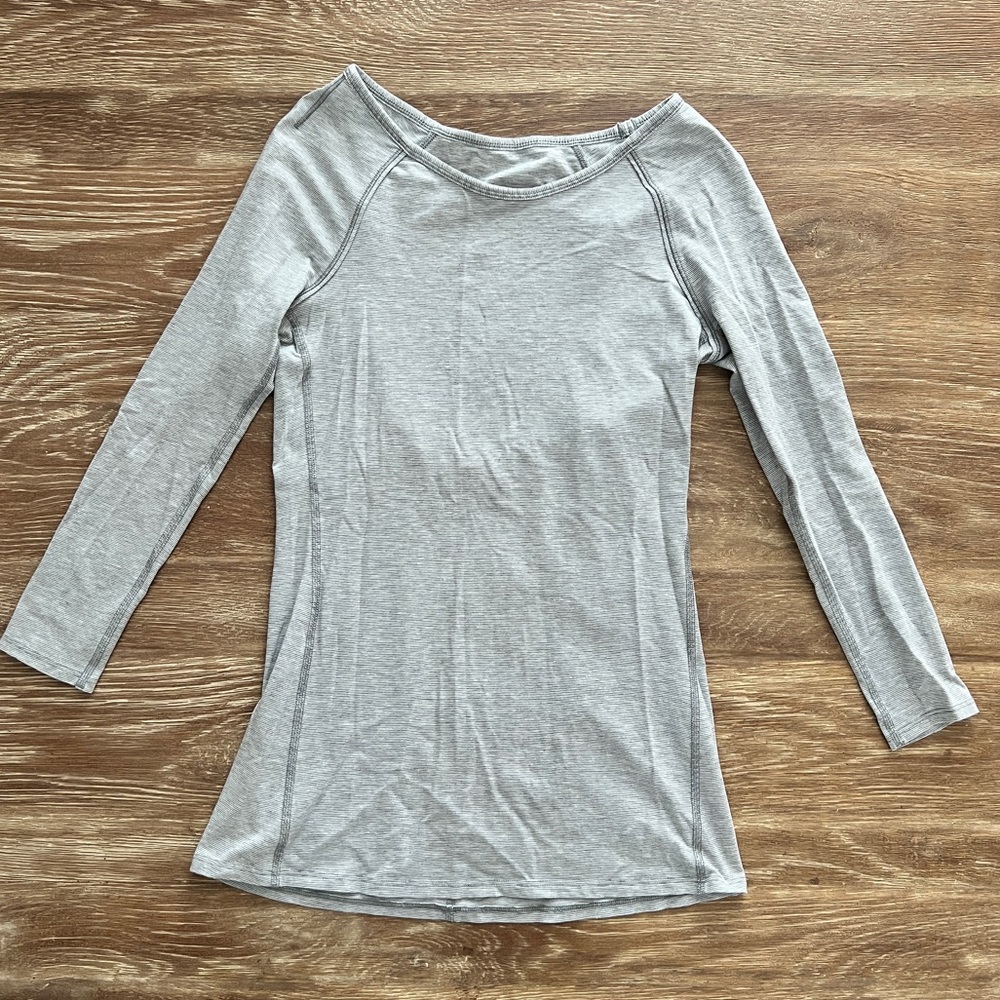 Lululemon tee